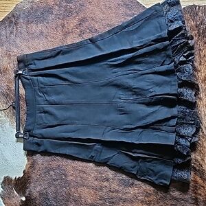 Everywhere skirt with lace